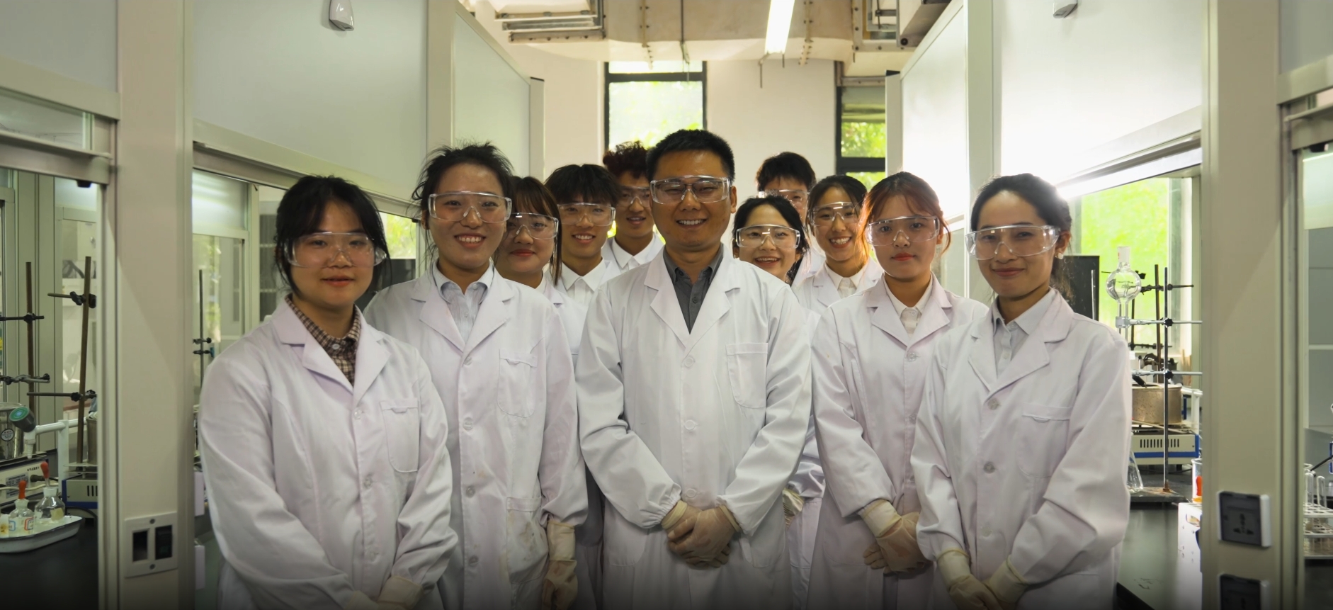 药学与检验学院